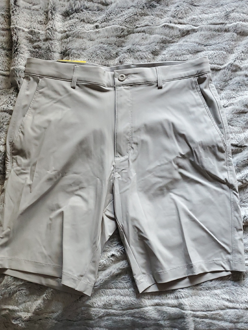 Men's Flat-Front Performance Golf Shorts - Light Khaki